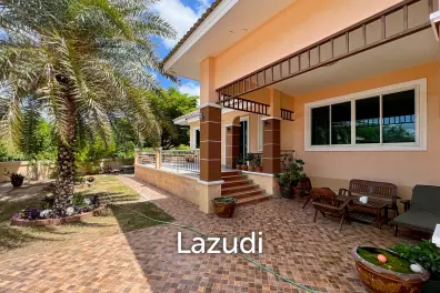 Arlex Mountain Cha Am : 3 Bed 3 Bath Villa