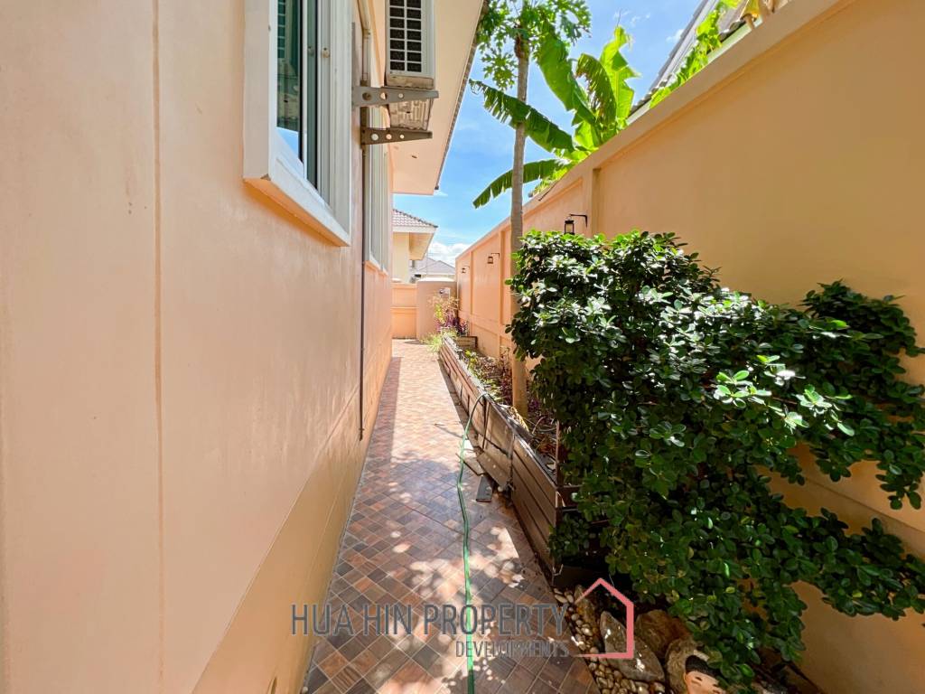 Arlex Mountain Cha Am : 3 Bed 3 Bath Villa