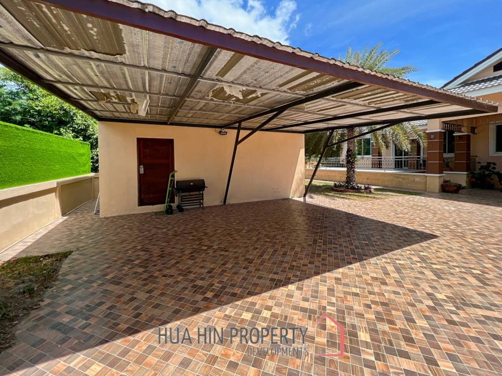 Arlex Mountain Cha Am : 3 Bed 3 Bath Villa