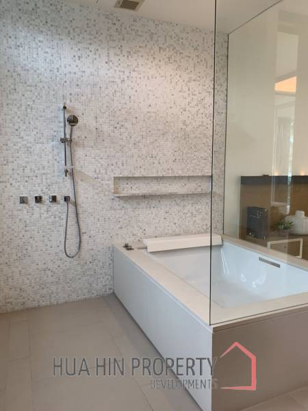 Ocas Condo : Luxury 2 Bedroom Condo on the Beach