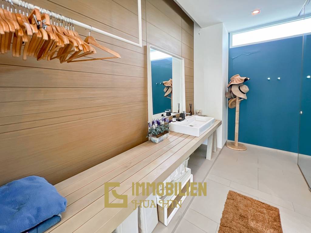 Ocas Condo : Luxury 2 Bedroom Condo on the Beach