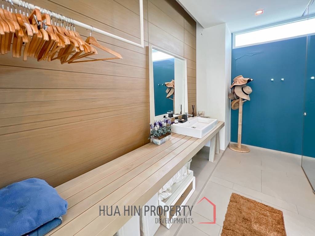 Ocas Condo : Luxury 2 Bedroom Condo on the Beach