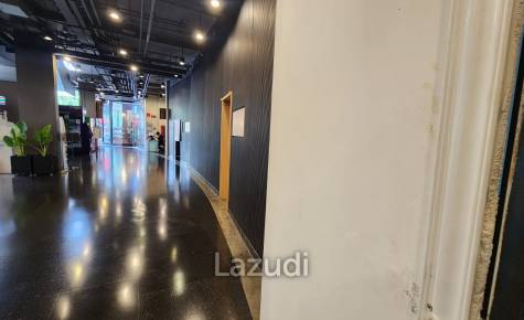 Prime 96 sqm Retail Space at Community Mall on Sukhumvit Main Road – Ideal for Spa, Clinic, or Restaurant