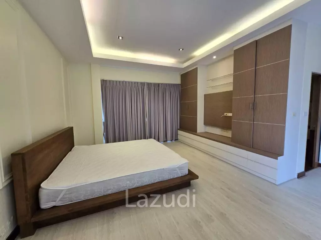 5 Bed 6 Bath Detached House  Noble Tara Pattanakarn