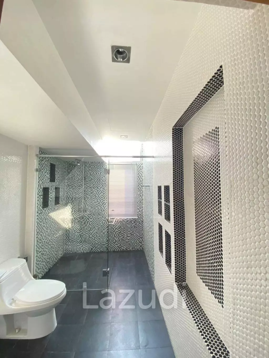 5 Bed 6 Bath Detached House  Noble Tara Pattanakarn