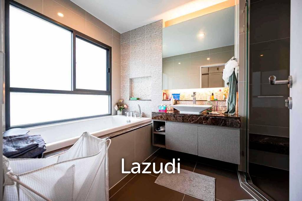 4 Bed 4 Bath 257 SQ.M Burasiri Pattanakarn