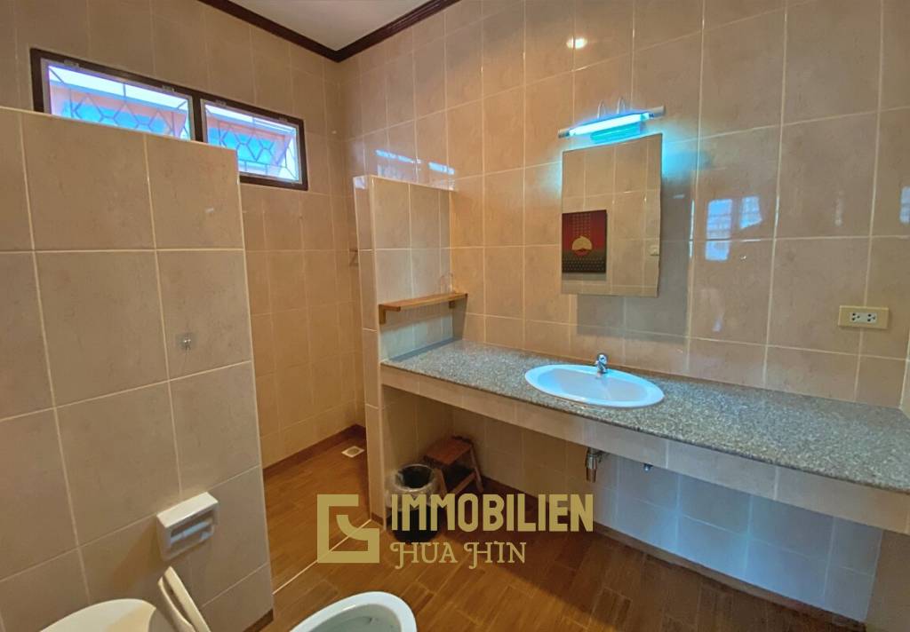 City Center 3 Bed Pool Villa For Rent in Soi 94