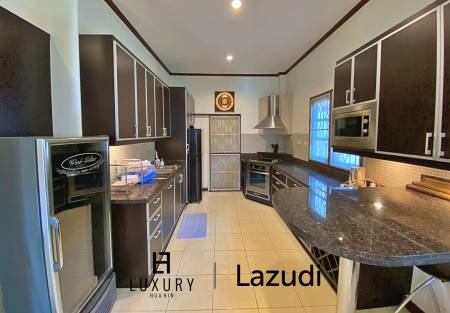 City Center 3 Bed Pool Villa For Rent in Soi 94