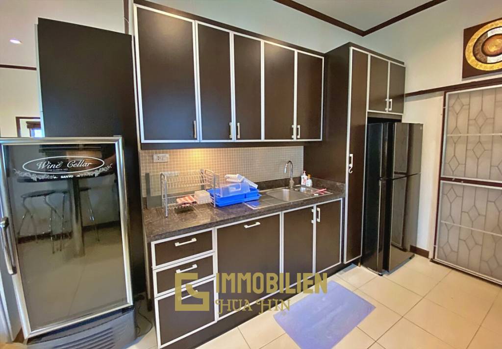 City Center 3 Bed Pool Villa For Rent in Soi 94