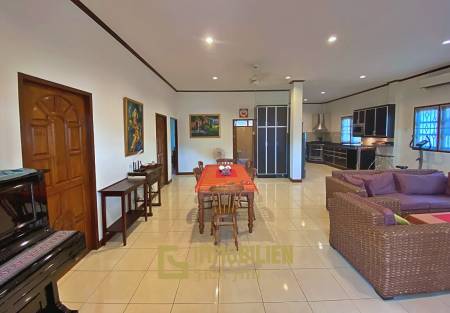 City Center 3 Bed Pool Villa For Rent in Soi 94