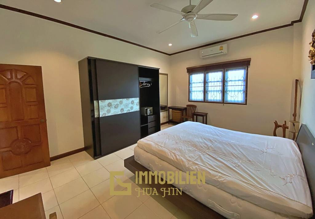 City Center 3 Bed Pool Villa For Rent in Soi 94