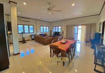 City Center 3 Bed Pool Villa For Rent in Soi 94