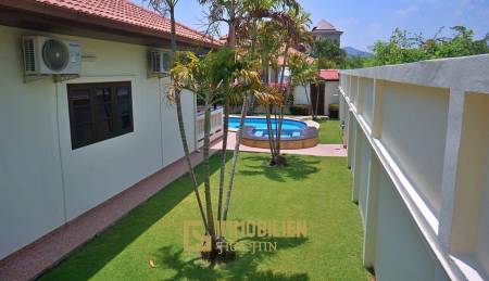 City Center 3 Bed Pool Villa For Rent in Soi 94