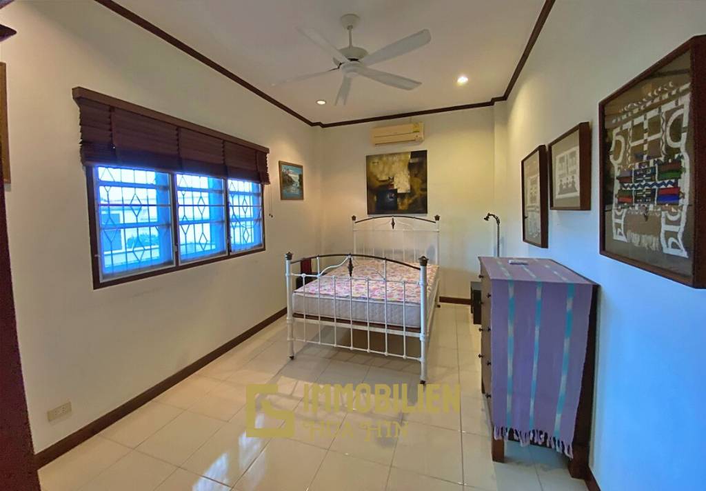 City Center 3 Bed Pool Villa For Rent in Soi 94