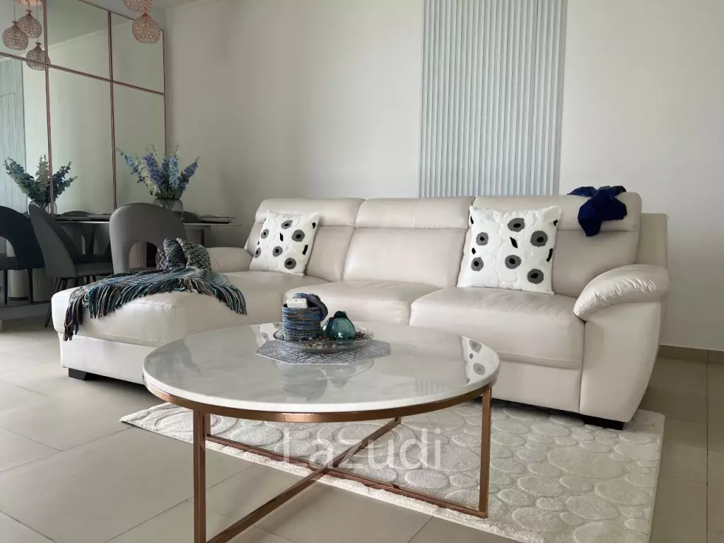 2 Bedrooms 1 Bathroom 63 SQ.M. Zire Wongamat