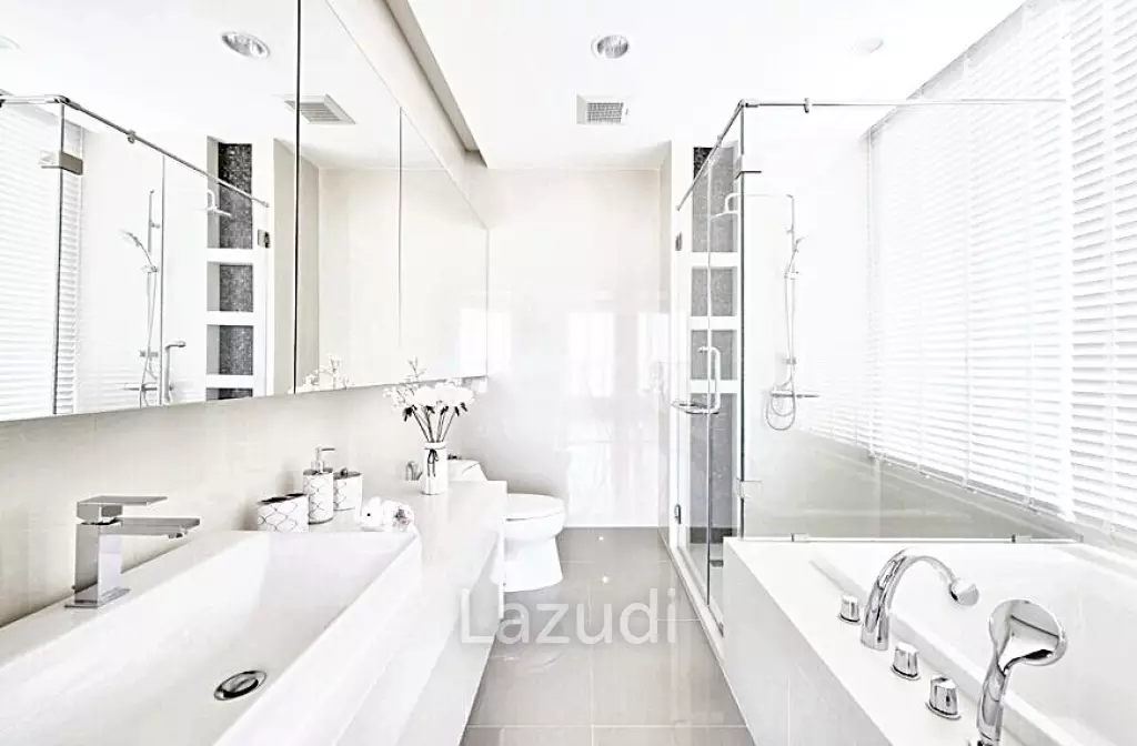 3 Bed 160 SQ.M Menam Residences Condominium