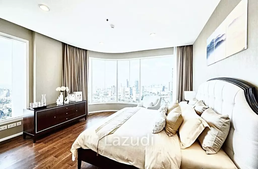 3 Bed 160 SQ.M Menam Residences Condominium