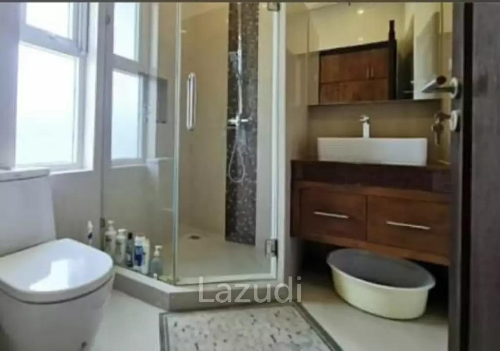 PALM VILLAS : Great Design 5 bed pool Villa (Finance Available)