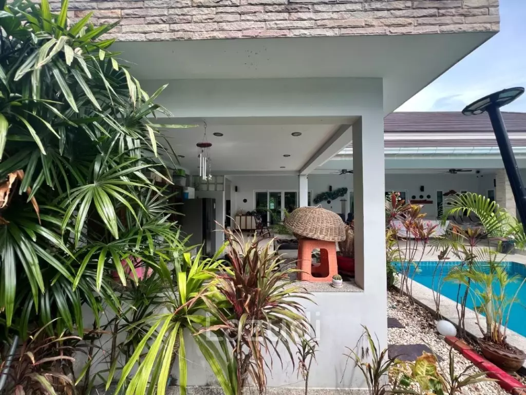PALM VILLAS : Great Design 5 bed pool Villa (Finance Available)