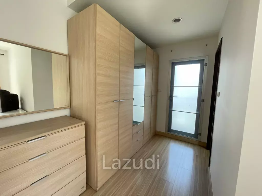 2 Bedroom 2 Bathroom 93 SQ.M Y.O. Place