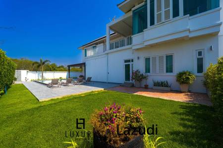 Luxurious 2 Story Pool Villa : 4 Bedrooms Plus 2 Bedroom Guest House