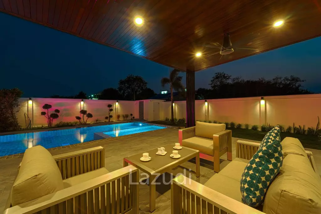 Luxurious 2 Story Pool Villa : 4 Bedrooms Plus 2 Bedroom Guest House