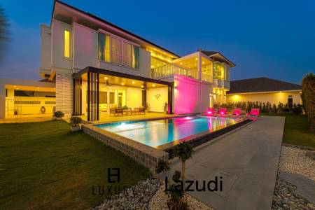 Luxurious 2 Story Pool Villa : 4 Bedrooms Plus 2 Bedroom Guest House