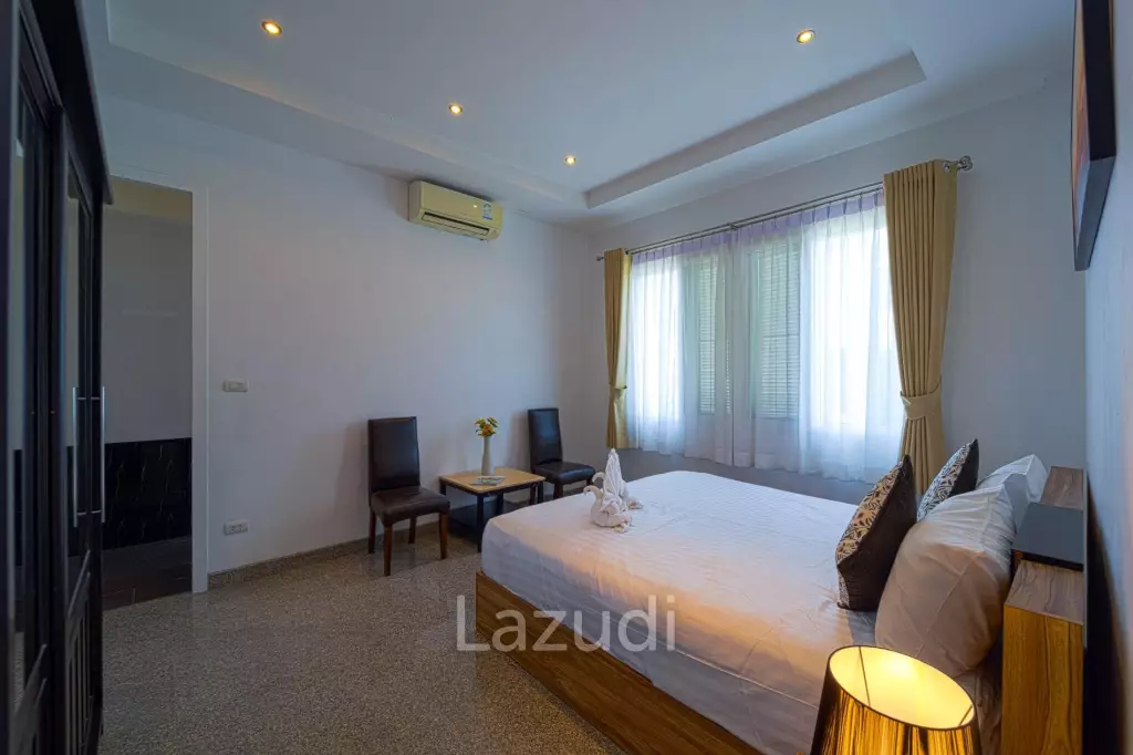 Luxurious 2 Story Pool Villa : 4 Bedrooms Plus 2 Bedroom Guest House