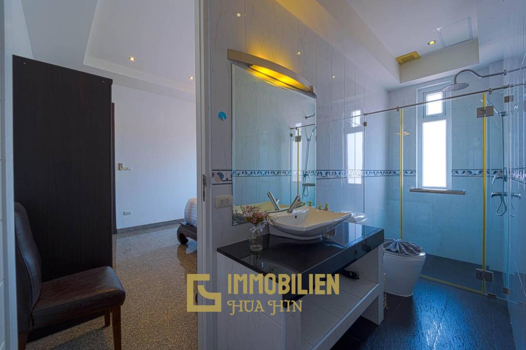 1,080 metro cuadrado 6 ` 8 Baño Villa de Venta