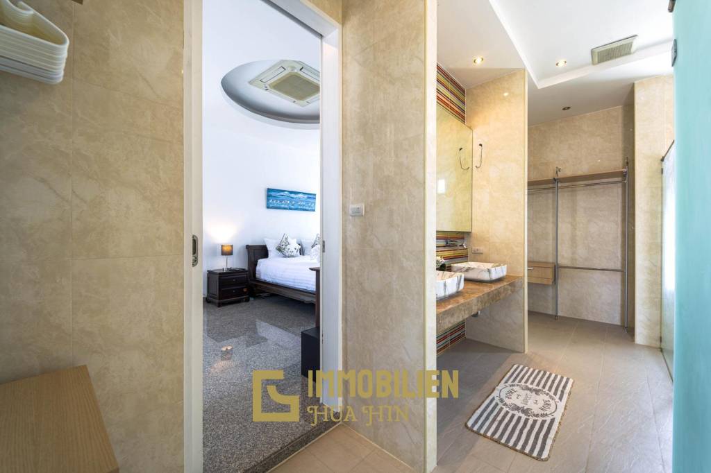 1,080 metro cuadrado 6 ` 8 Baño Villa de Venta