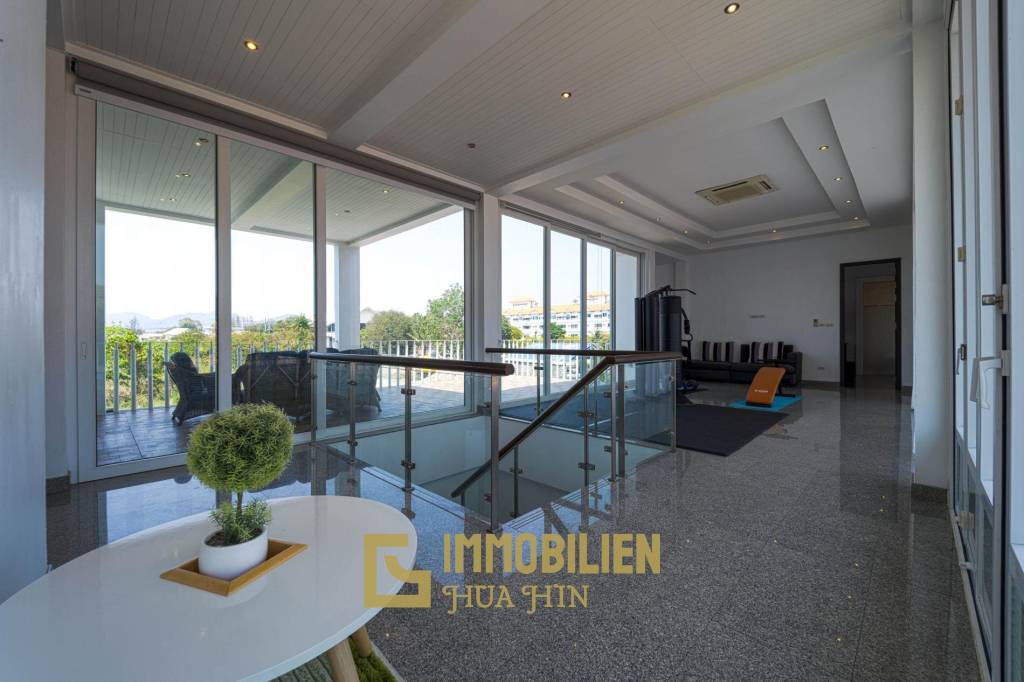 1,080 qm 6 Bett 8 Bad Villa Für Verkauf