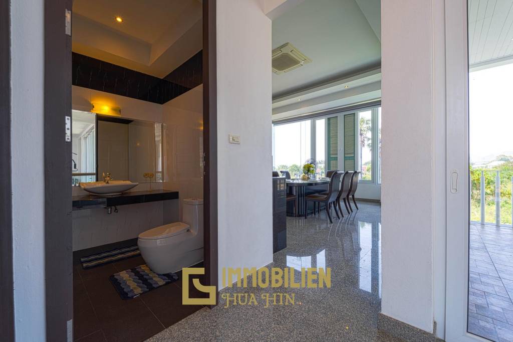 1,080 metro cuadrado 6 ` 8 Baño Villa de Venta