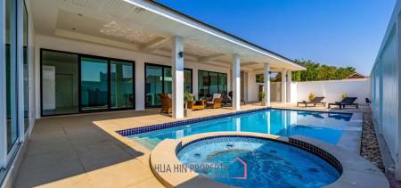 Luxurious 2 Story Pool Villa : 4 Bedrooms Plus 2 Bedroom Guest House