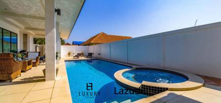 Luxurious 2 Story Pool Villa : 4 Bedrooms Plus 2 Bedroom Guest House