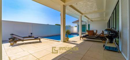 Luxurious 2 Story Pool Villa : 4 Bedrooms Plus 2 Bedroom Guest House