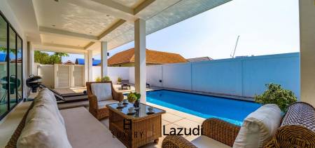 Luxurious 2 Story Pool Villa : 4 Bedrooms Plus 2 Bedroom Guest House