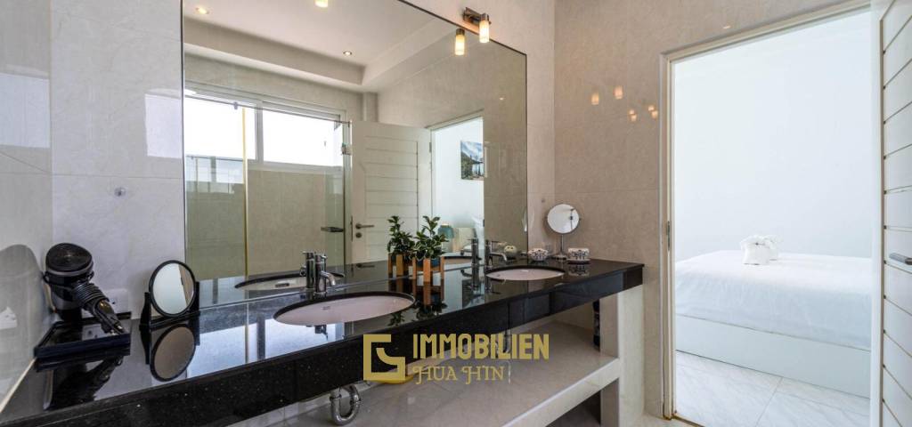 1,080 metro cuadrado 6 ` 8 Baño Villa de Venta