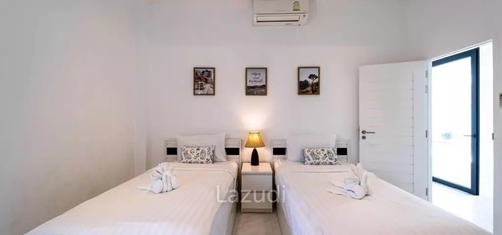 Luxurious 2 Story Pool Villa : 4 Bedrooms Plus 2 Bedroom Guest House
