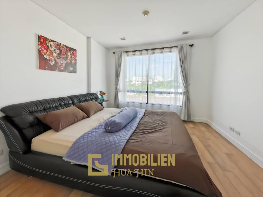 4. Stock / 52 qm Wohnfläche / komplett möbliert