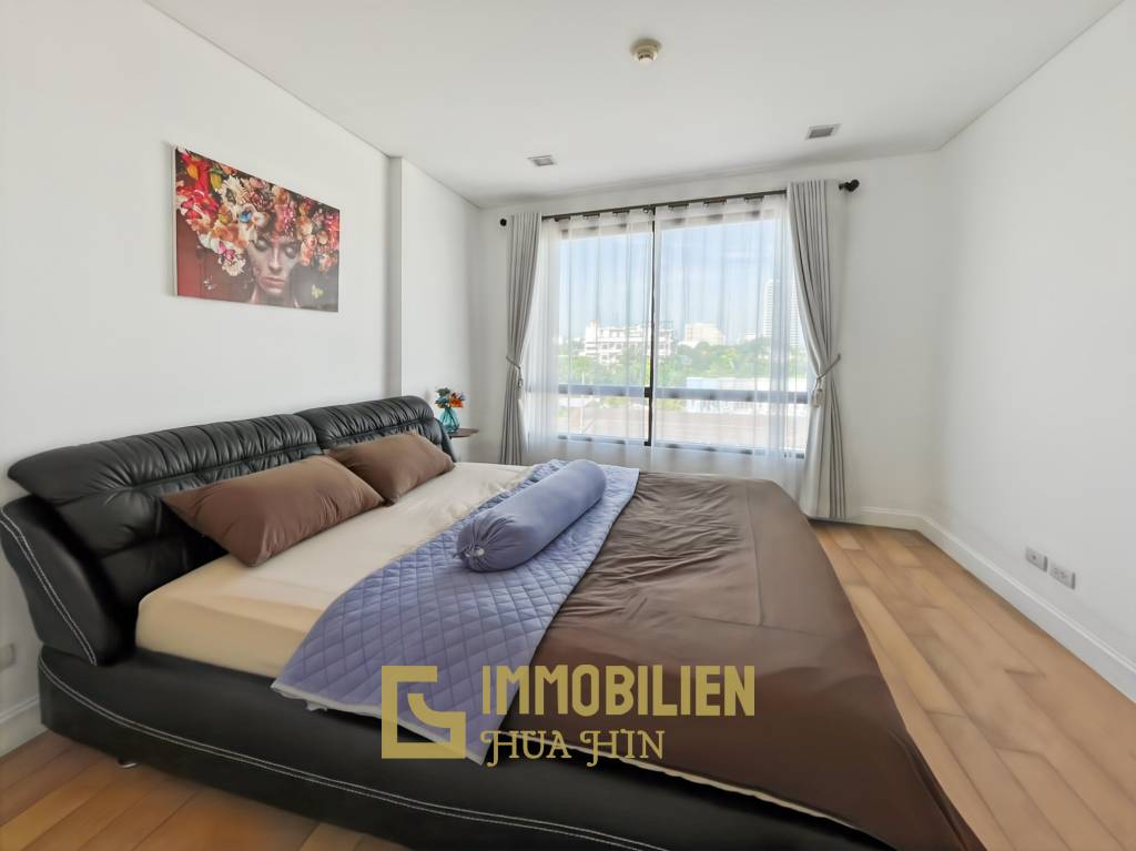 4. Stock / 52 qm Wohnfläche / komplett möbliert