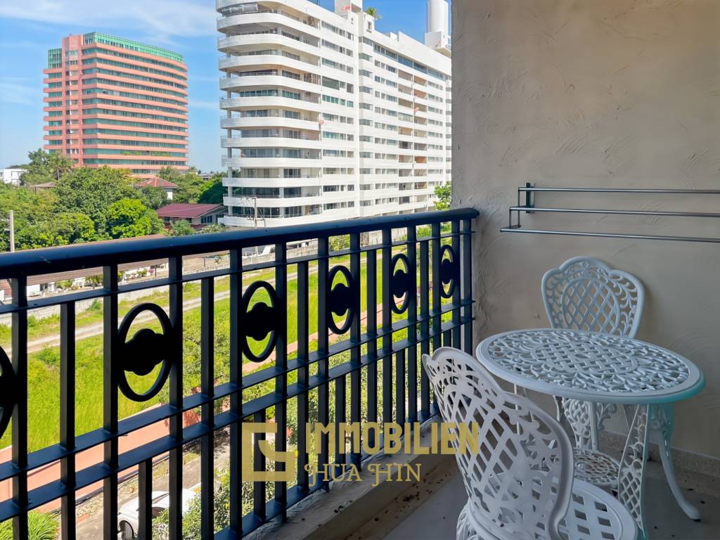 4. Stock / 52 qm Wohnfläche / komplett möbliert