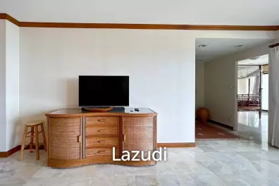 Palm Pavilion : 2 Bedroom Sea View Condo