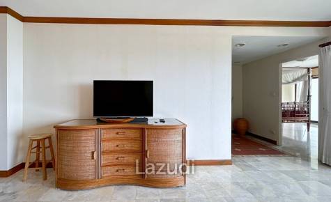 Palm Pavilion : 2 Bedroom Sea View Condo