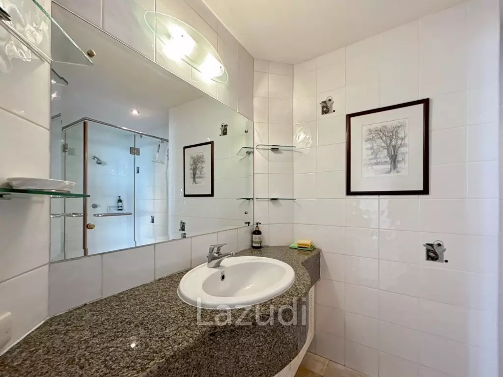 Palm Pavilion : 2 Bedroom Sea View Condo