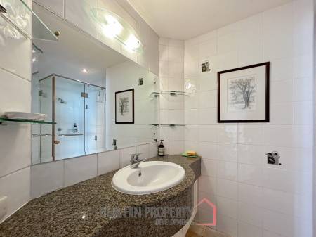 Palm Pavilion : 2 Bedroom Sea View Condo