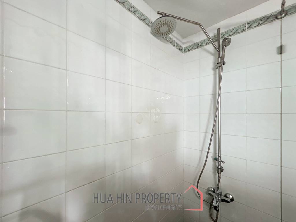 Palm Pavilion : 2 Bedroom Sea View Condo