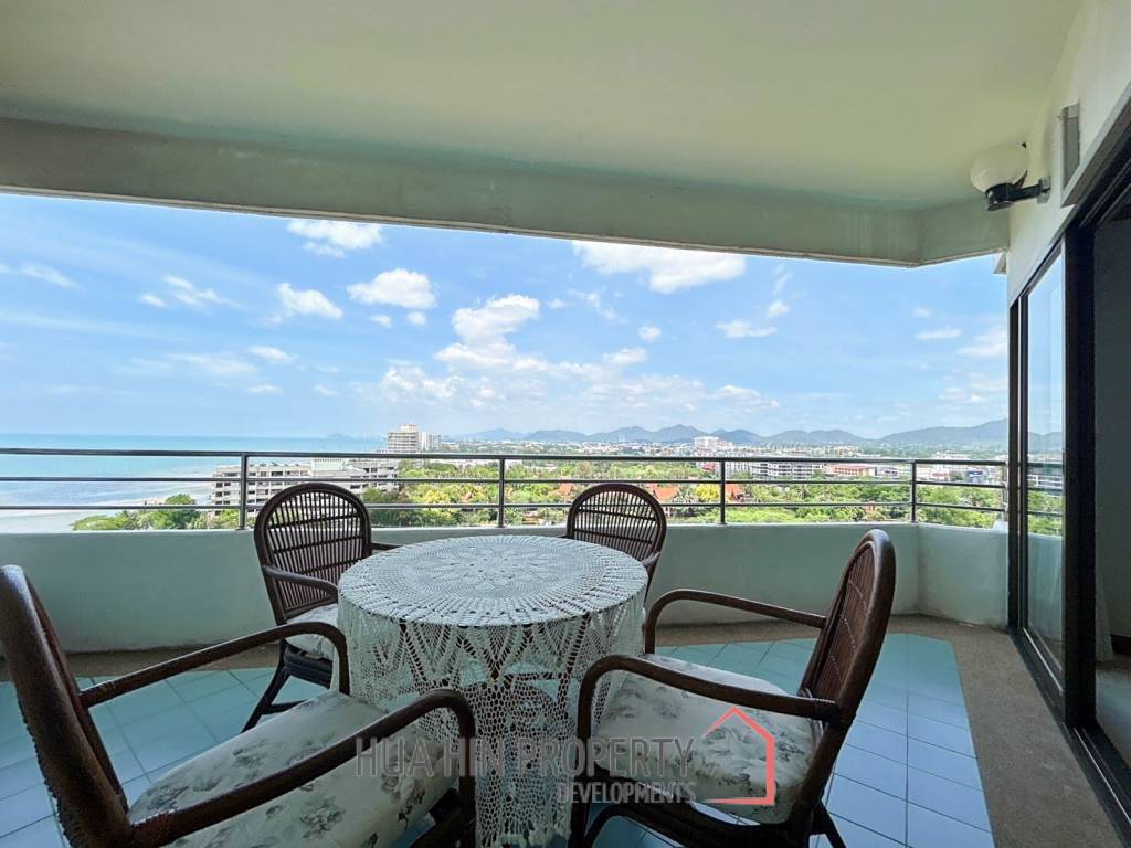 Palm Pavilion : 2 Bedroom Sea View Condo
