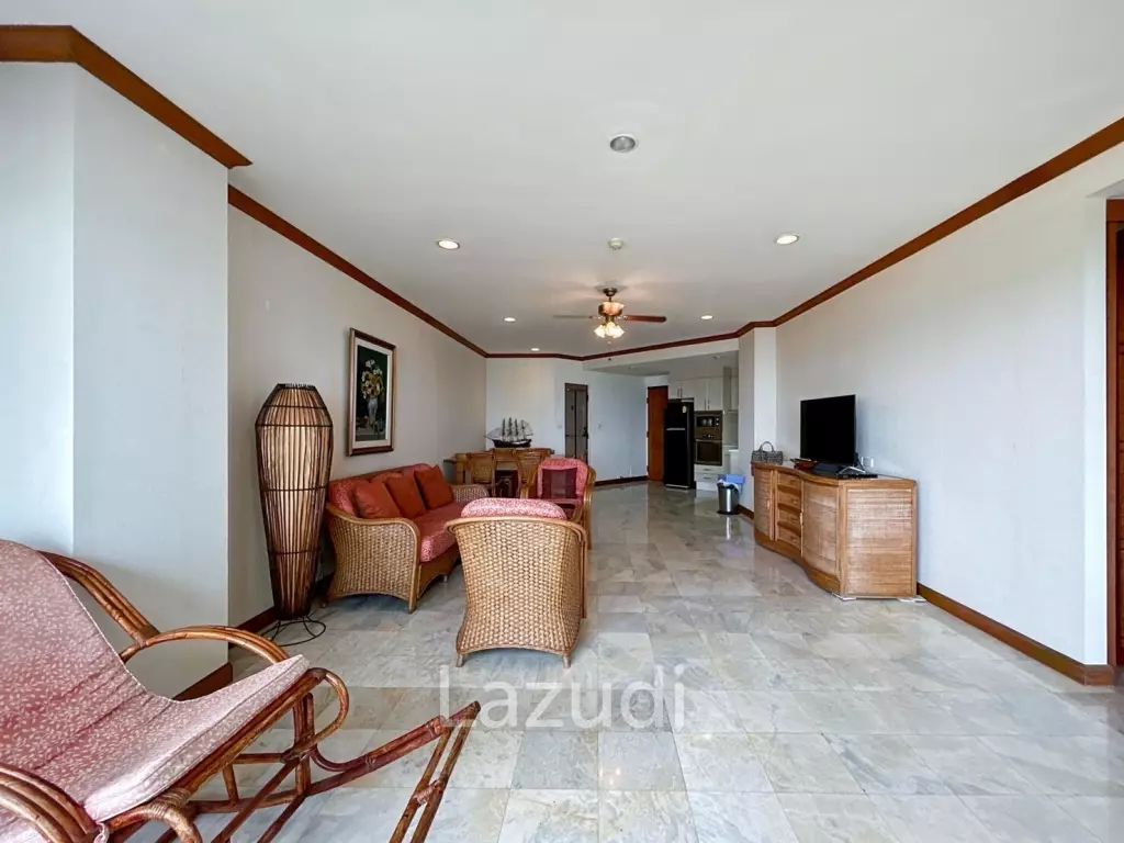 Palm Pavilion : 2 Bedroom Sea View Condo