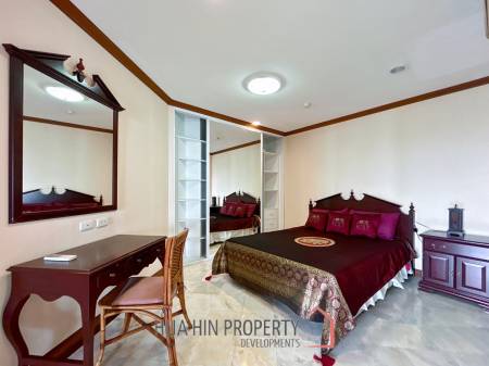 Palm Pavilion : 2 Bedroom Sea View Condo