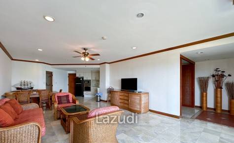 Palm Pavilion : 2 Bedroom Sea View Condo